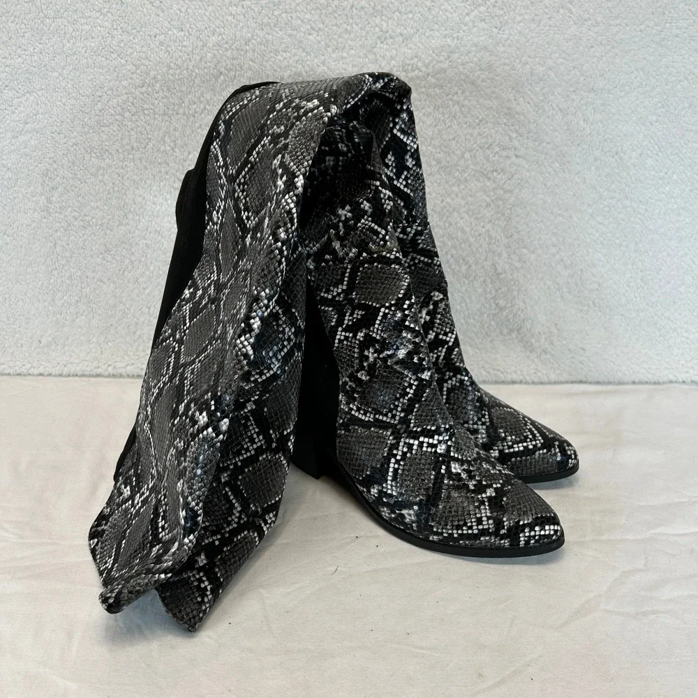 Chase + Chloe keywords snakeskin